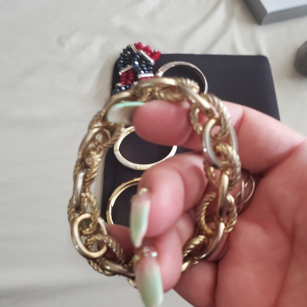 Bracelets - Picture 9 of 12